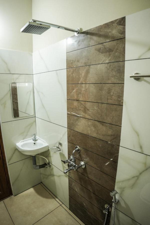 Zennova Furnished Apartment Alappuzha Bagian luar foto