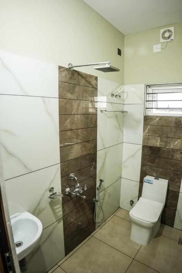 Zennova Furnished Apartment Alappuzha Bagian luar foto